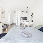 Modern Riverside With Free Parking Lägenhet Budapest