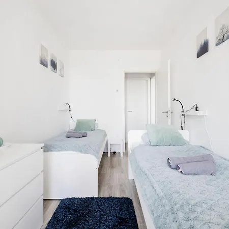 Modern Riverside With Free Parking Apartman