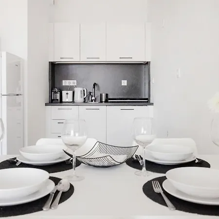 Modern Riverside With Free Parking Apartman