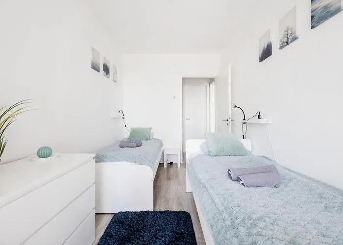 Modern Riverside With Free Parking Apartamento